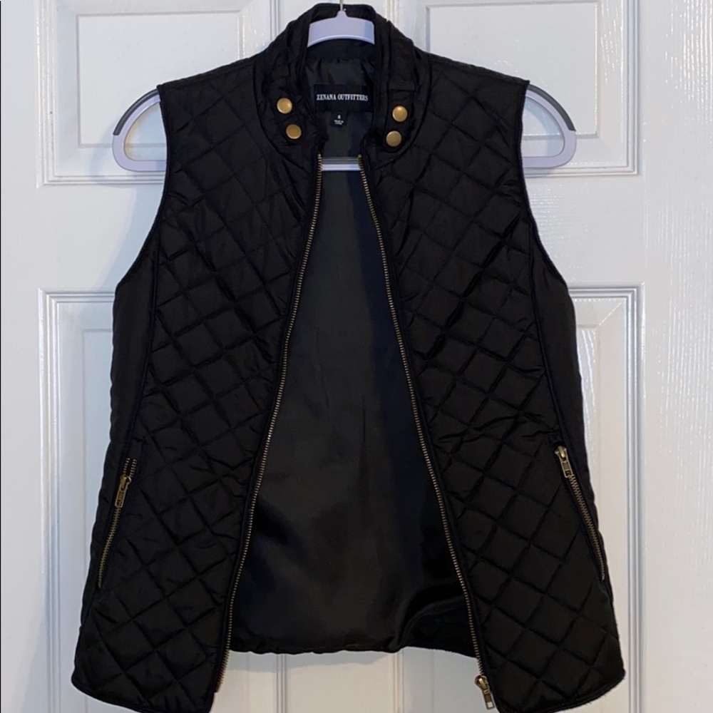 Black puffer vest